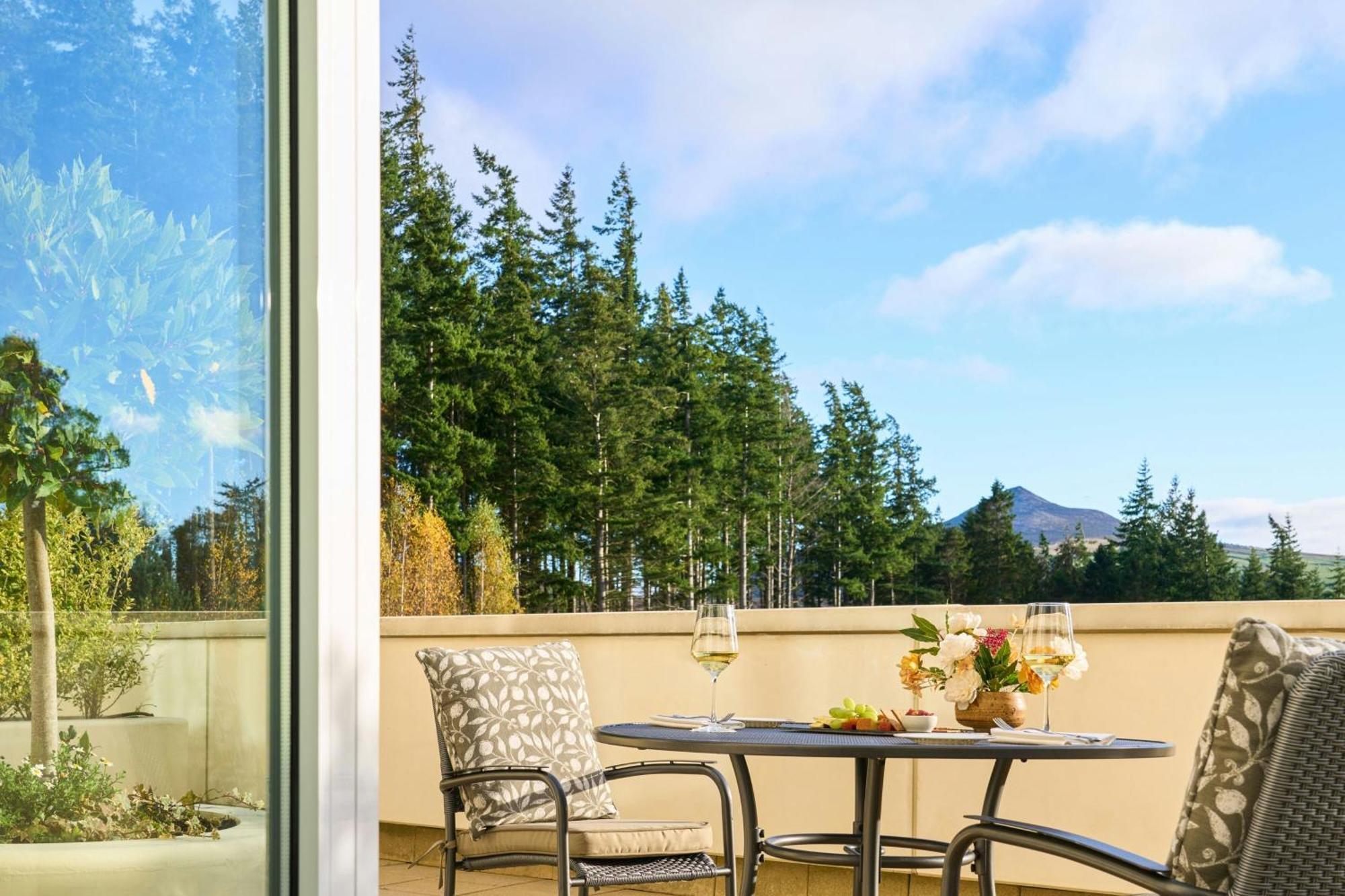 Powerscourt Hotel, Autograph Collection Енніскеррі Екстер'єр фото A view of the San Juan Islands from a suite at the Inn at the 574