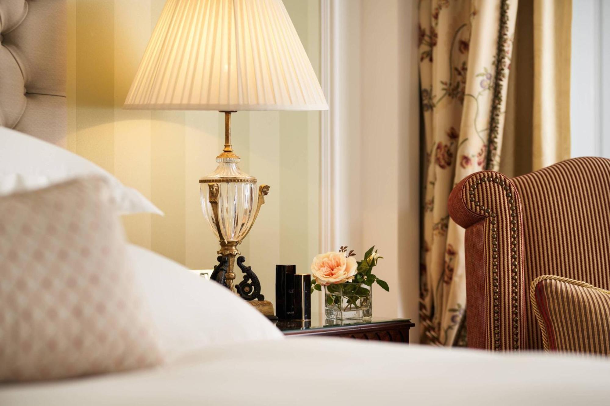 Powerscourt Hotel, Autograph Collection Енніскеррі Екстер'єр фото A detail of a bedroom at the hotel