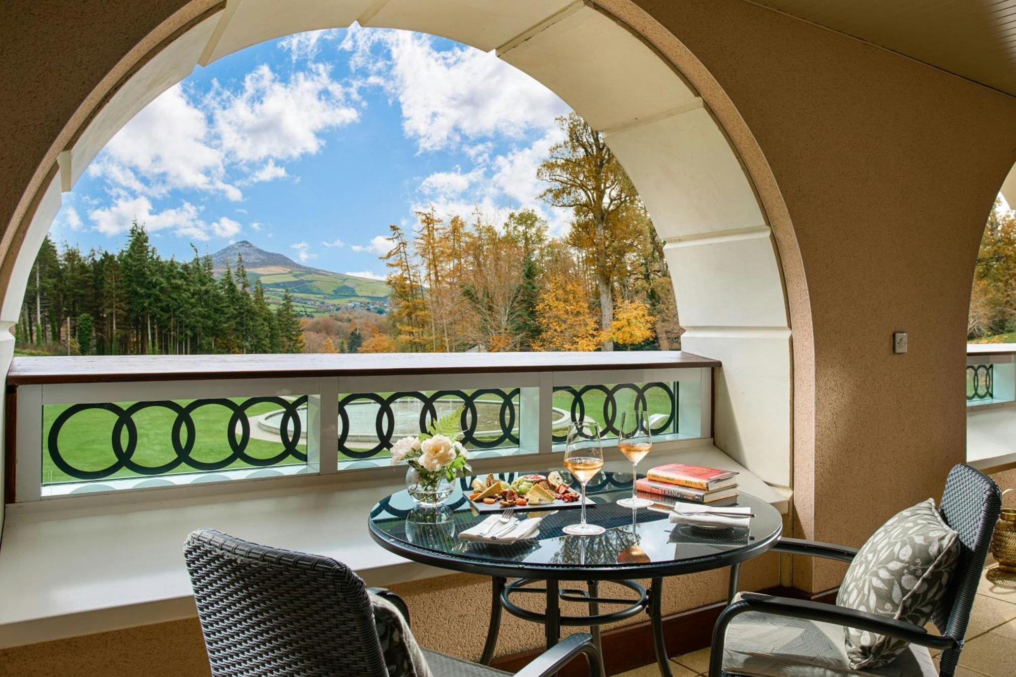 Powerscourt Hotel, Autograph Collection Енніскеррі Екстер'єр фото A view of the golf course from a suite at The Lodge at Sun Valley