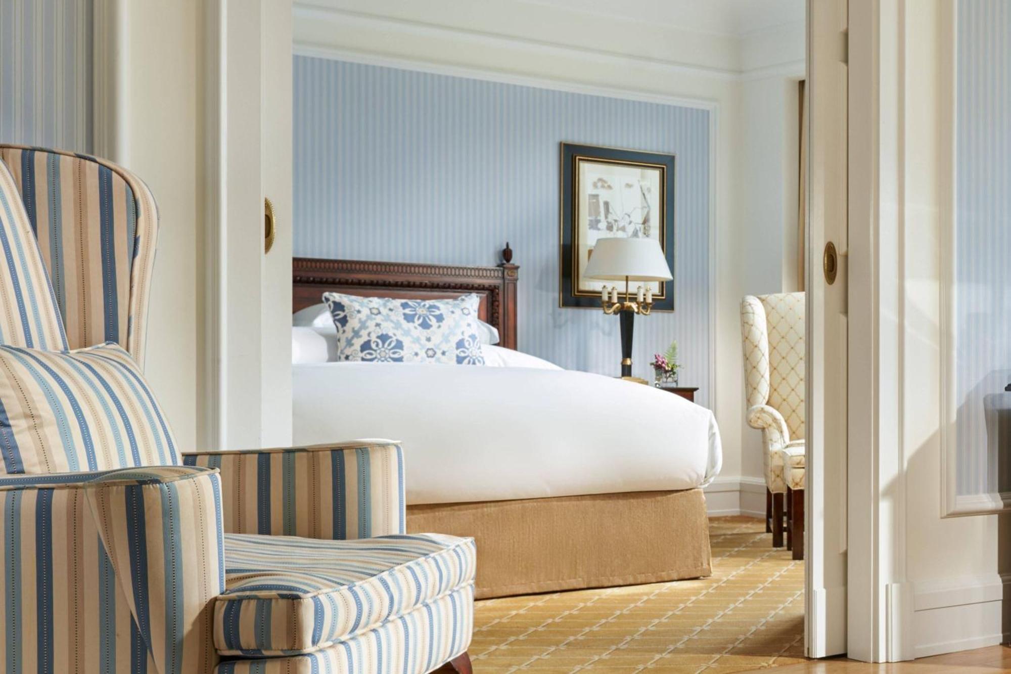 Powerscourt Hotel, Autograph Collection Енніскеррі Екстер'єр фото A bedroom at the Ritz-Carlton, Boston