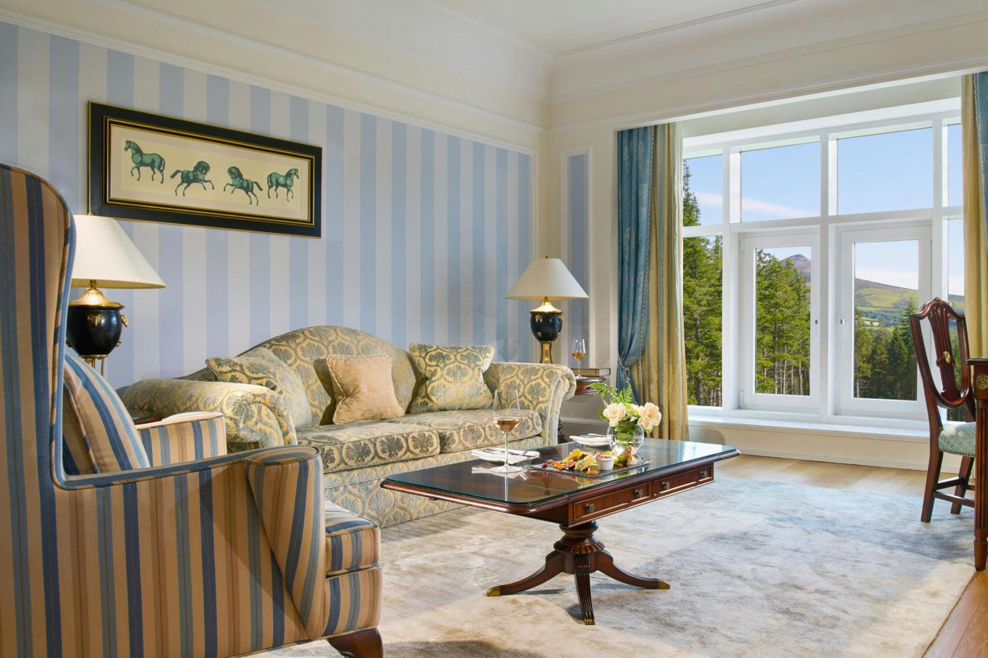 Powerscourt Hotel, Autograph Collection Енніскеррі Екстер'єр фото A living room at the hotel