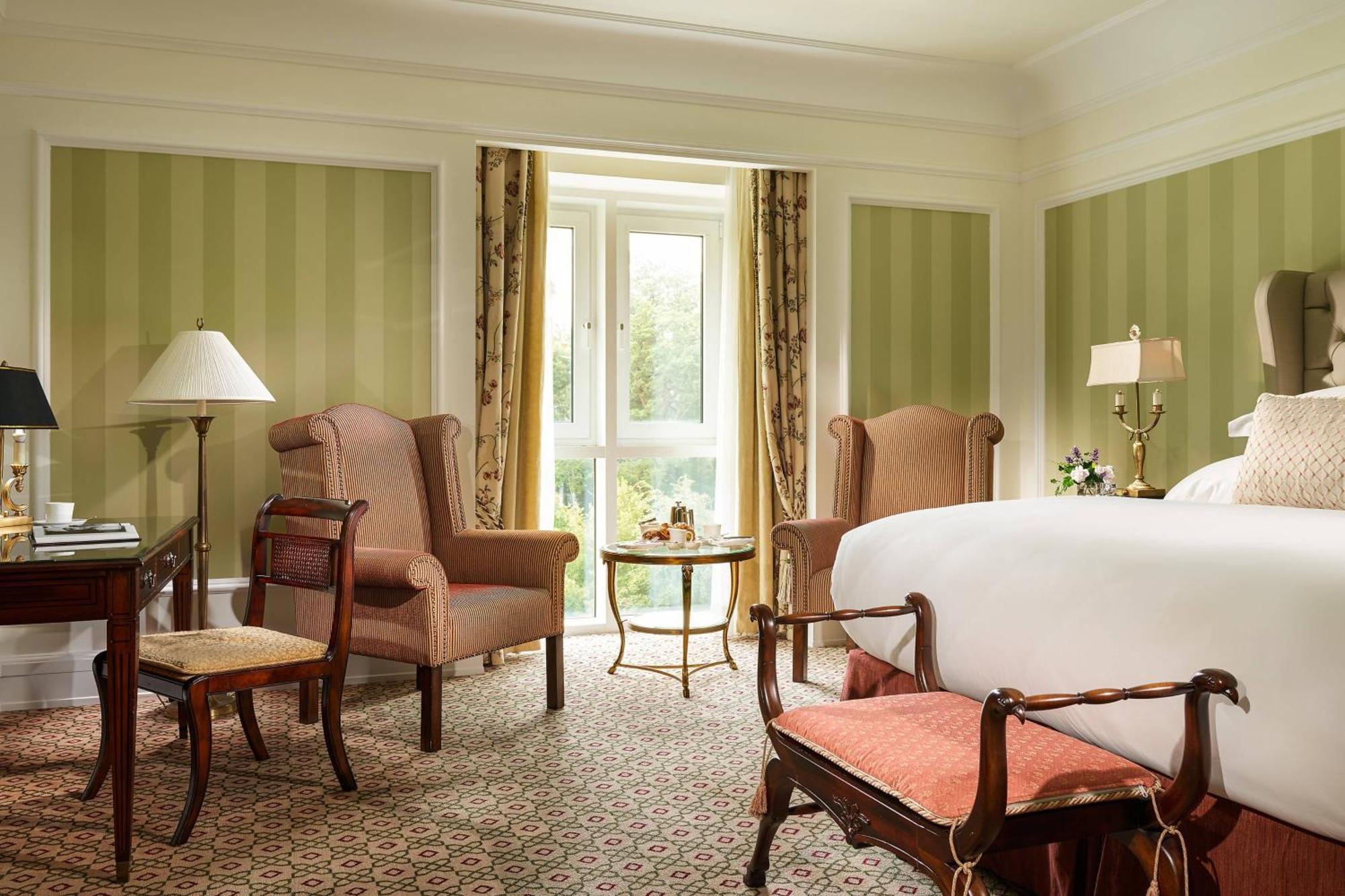 Powerscourt Hotel, Autograph Collection Енніскеррі Екстер'єр фото A room at the Four Seasons Hotel