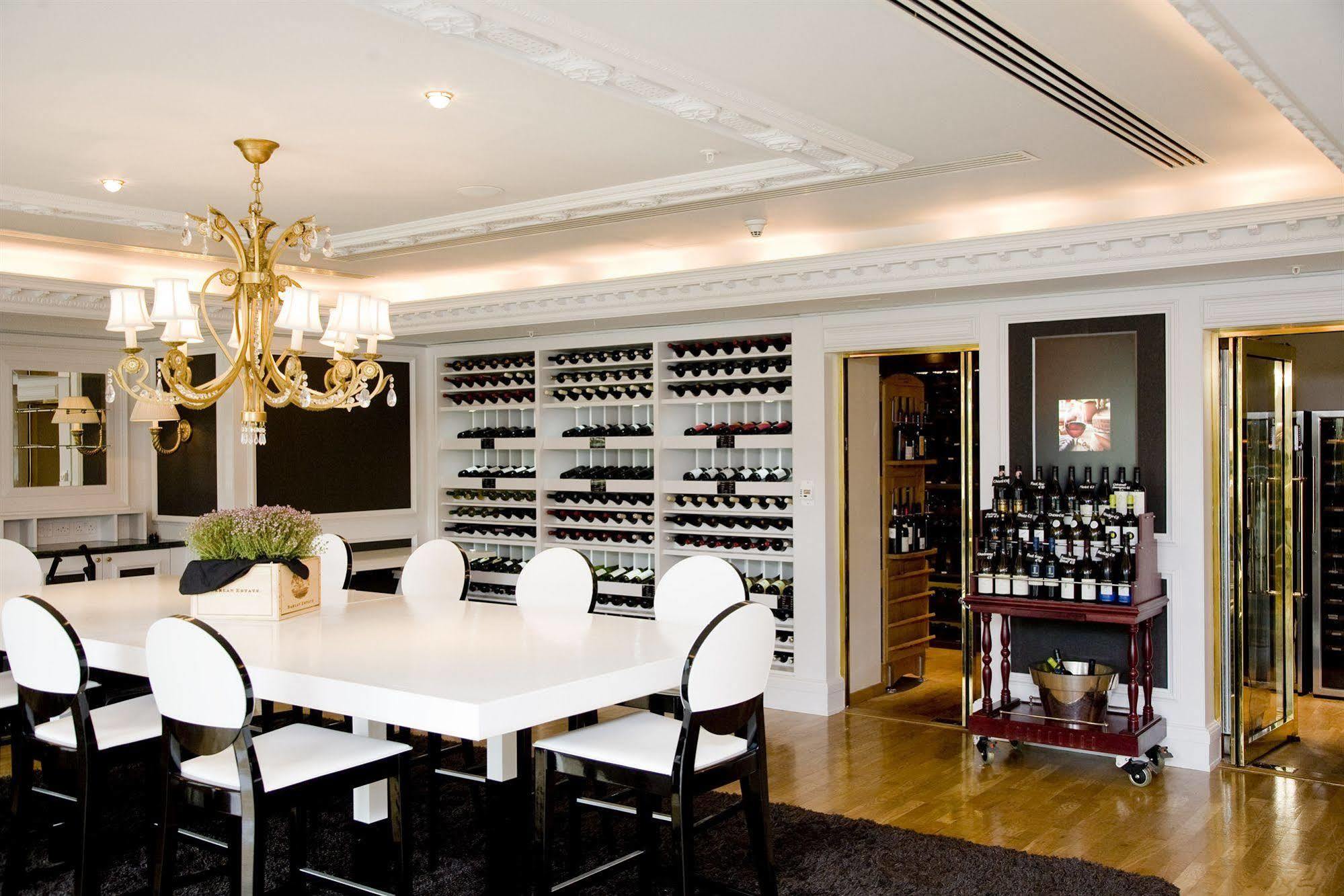 Powerscourt Hotel, Autograph Collection Енніскеррі Екстер'єр фото Wine tasting room at the Wine Institute